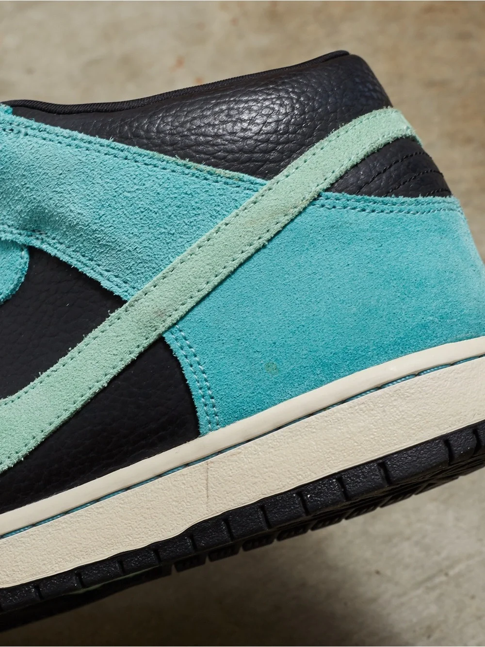 Nike SB Dunk Mid Pro ‘Sea Crystal’